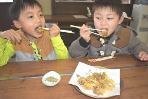 入野きのこ天ぷらを食べる