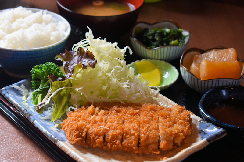 くろぼやとんかつ定食