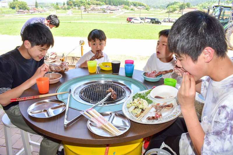 お肉