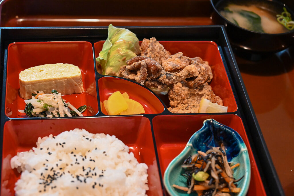 から揚げ定食